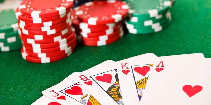 Ván Poker có 2-10 người tham gia